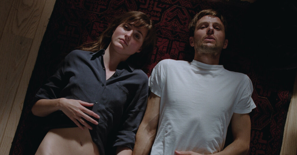 Julie é “A Pior Pessoa do Mundo”! Convencem-nos o&nbsp;contrário.