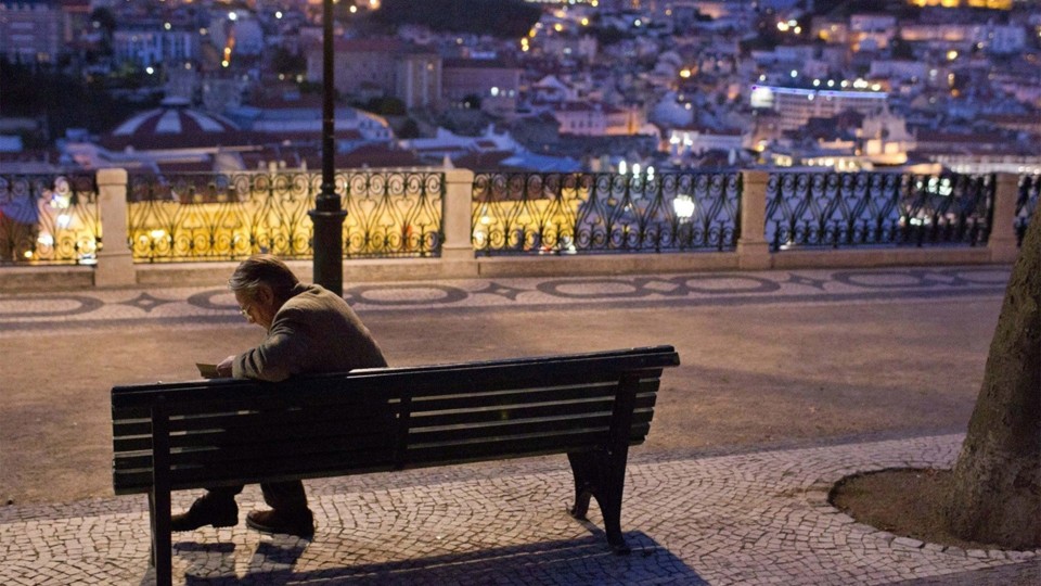 Jeremy Irons apanhou o comboio errado para&nbsp;Lisboa