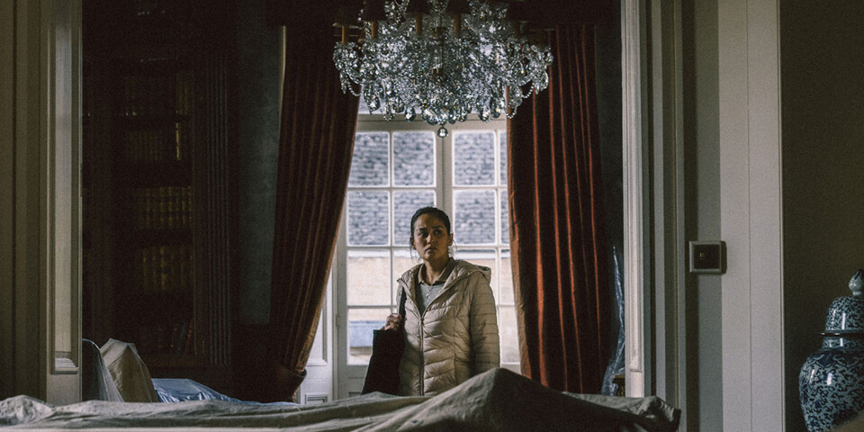 A que horas a filipina&nbsp;volta?