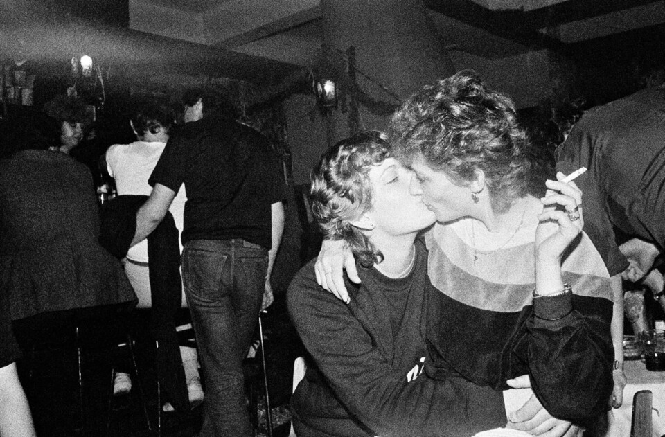 Klára Tasovská remexe no arquivo de vida de Libuše: “Há uma história por trás de cada uma dessas fotos, e tentámos trazê-las à&nbsp;tona.”