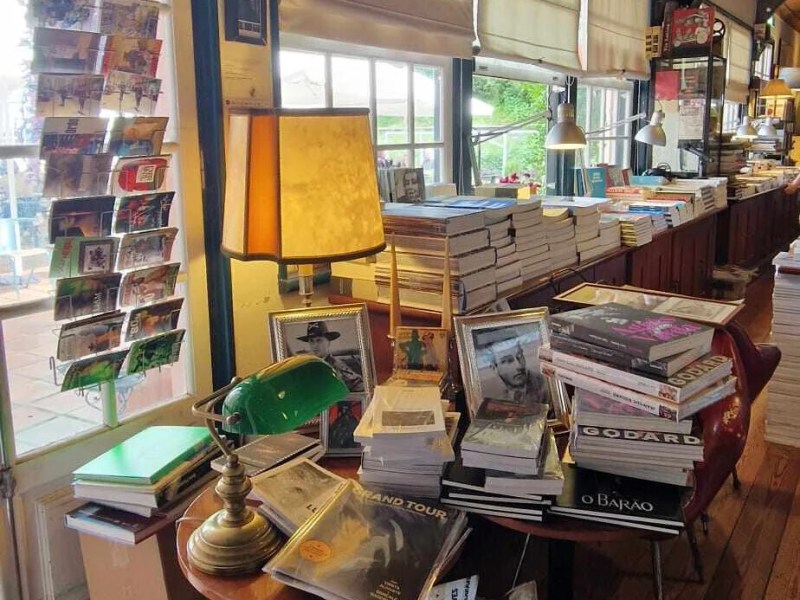 A Linha de Sombra: ‘a shop around the corner’ e a conversa com um&nbsp;livreiro