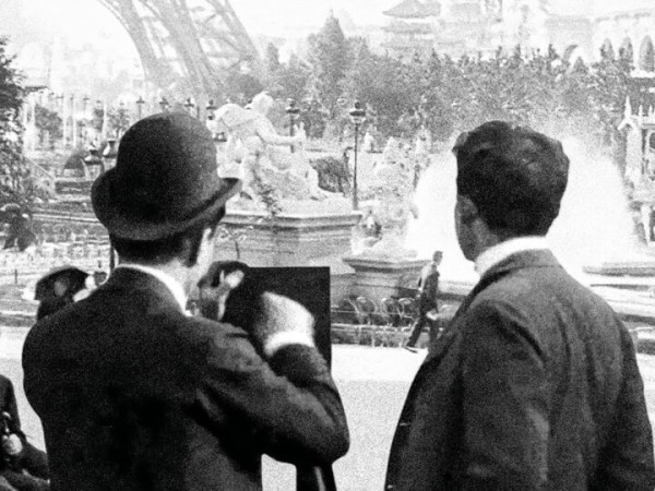 Do teu nascimento vês o teu Futuro. Lumière, os bruxos-inventores!