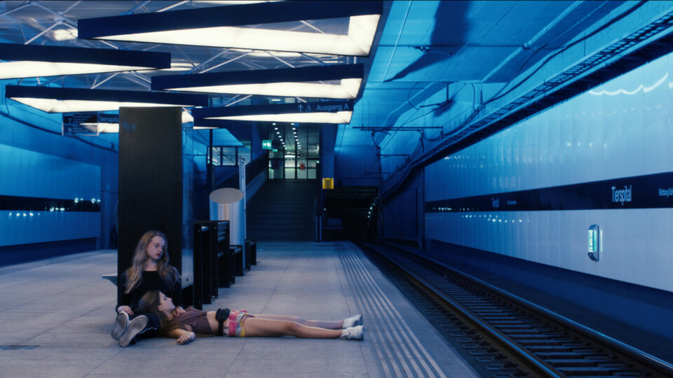 “Blue My Mind”: a pequena “sereia”