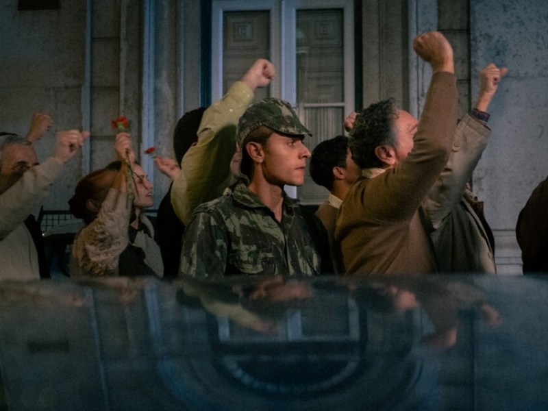 “Nunca tive a intenção de fazer um filme político”: falando com Rui Pedro Sousa e Diogo Fernandes sobre “Revolução (Sem)&nbsp;Sangue”