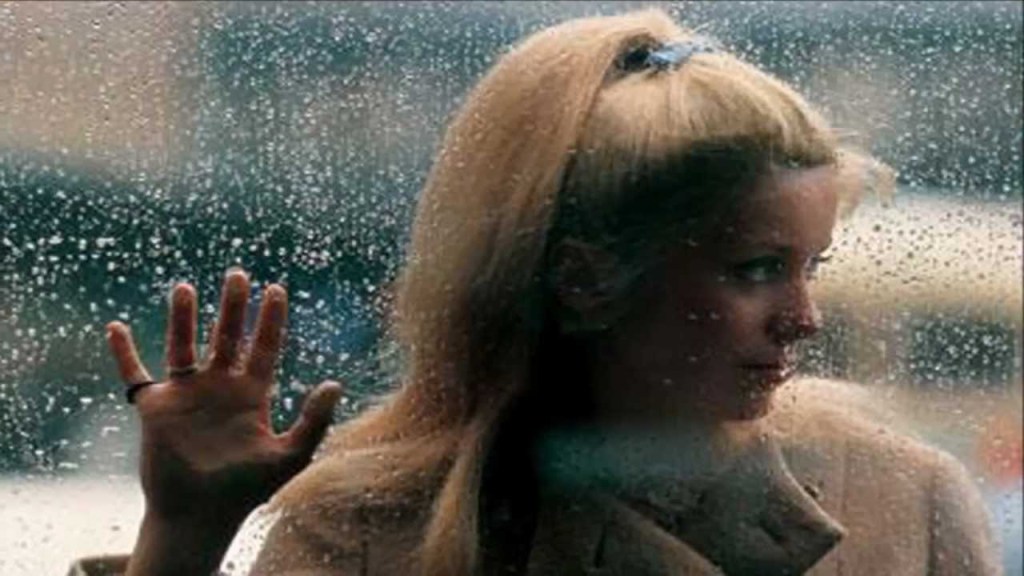 Abrem os vossos chapéus! Lá fora chove musicais&nbsp;…