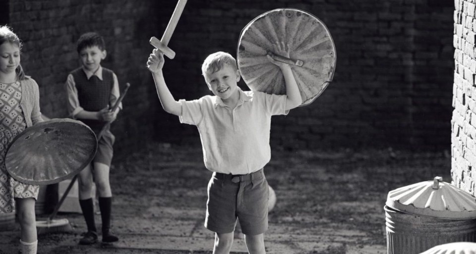 “Belfast”: onde uns vêem brilho, eu vejo&nbsp;bugiganga