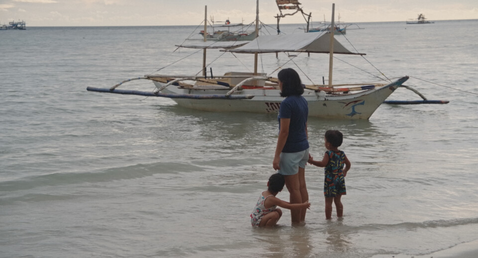 Grita-se com orgulho “Bulakna”! Leonor Noivo entre o passado filipino e o presente&nbsp;globalizado.